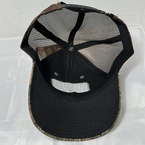 Mossy Oak Men’s Camo Trucker SnapBack Adjustable Hat - Picture 6 of 7